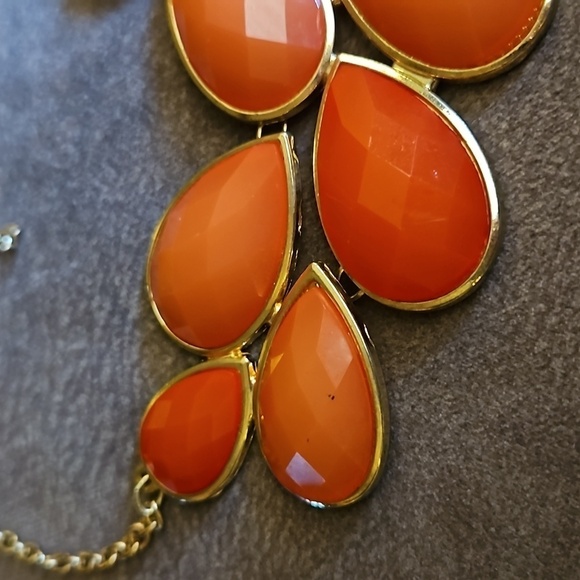 5/$25 VTG Orange Teardrop Bib Statement Necklace - Picture 3 of 7
